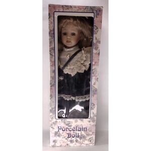 DUCK HOUSE Porcelain Doll Adult 16 Inches Green Excellent‎ Limited Edition COA